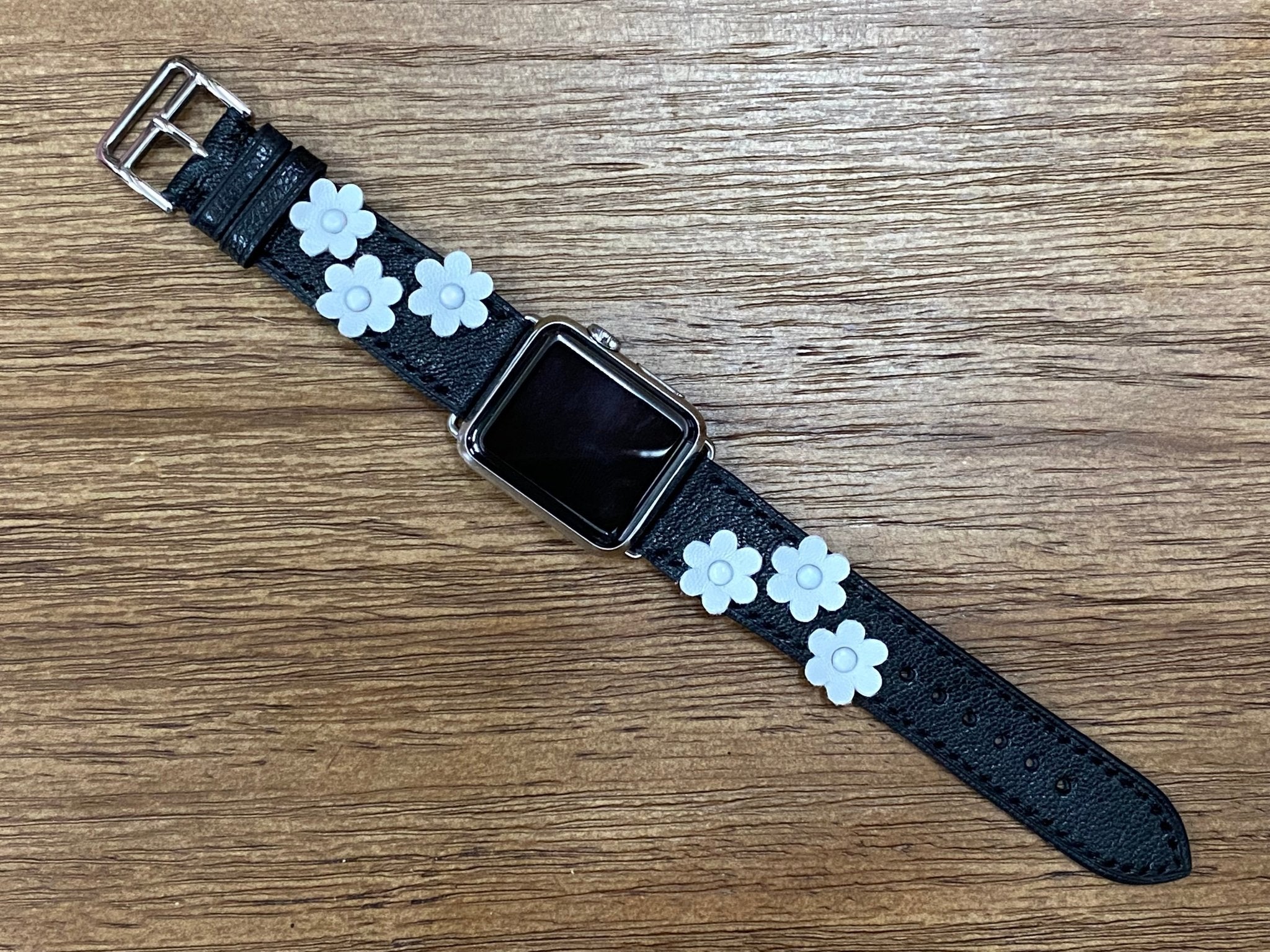 Black and White Apple Watch Band for Series 6 44mm Gift Ideas for wife –  Eternitizzz Watch Straps and Accessories