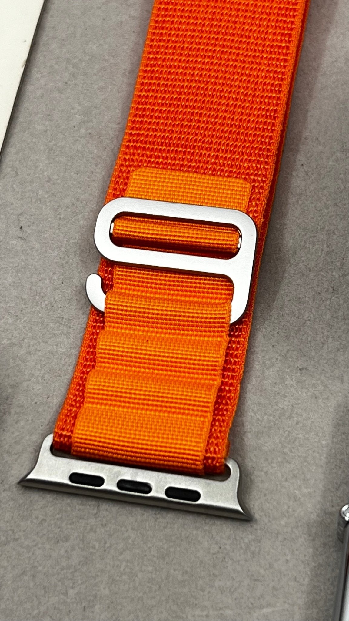 Apple alpine fashion orange band medium