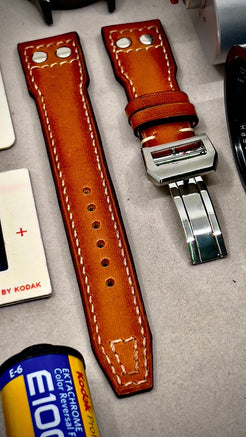 Looking for a thoughtful gift idea? Our Pilot Leather Watch Strap is a great choice for anyone who loves quality craftsmanship and timeless design.