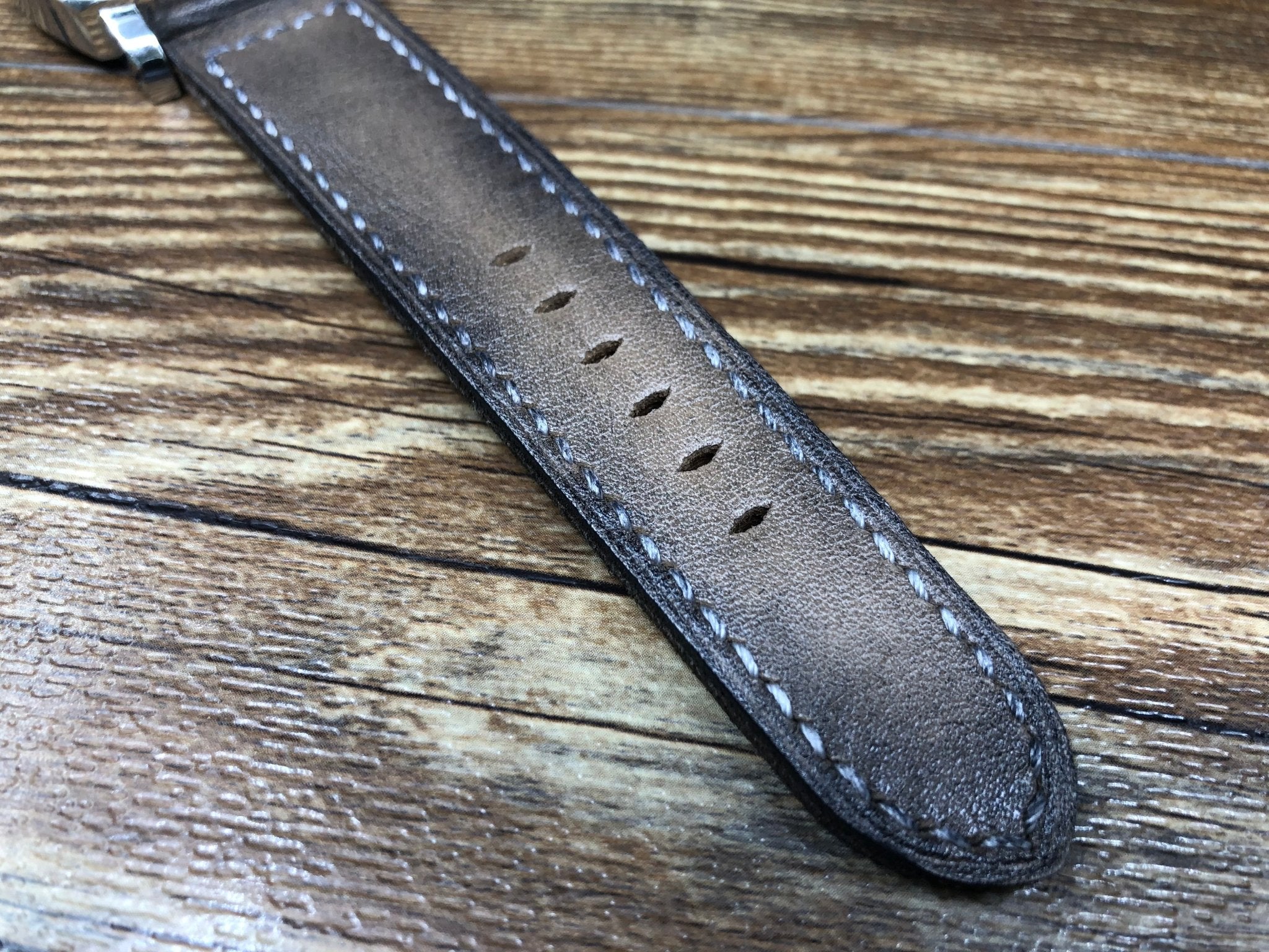 Grade AAA Real Leather strap newest for 24mm lug width Watch - 24mm/22mm (The strap are fit for all 44mm watches model) - Best Deal and Quality!!